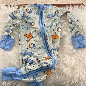 Sharks pajamas 3-6month